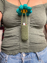 Load image into Gallery viewer, Teal flower necklace

