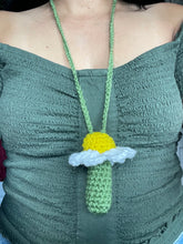 Load image into Gallery viewer, White flower necklace
