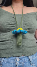 Load and play video in Gallery viewer, Blue flower necklace
